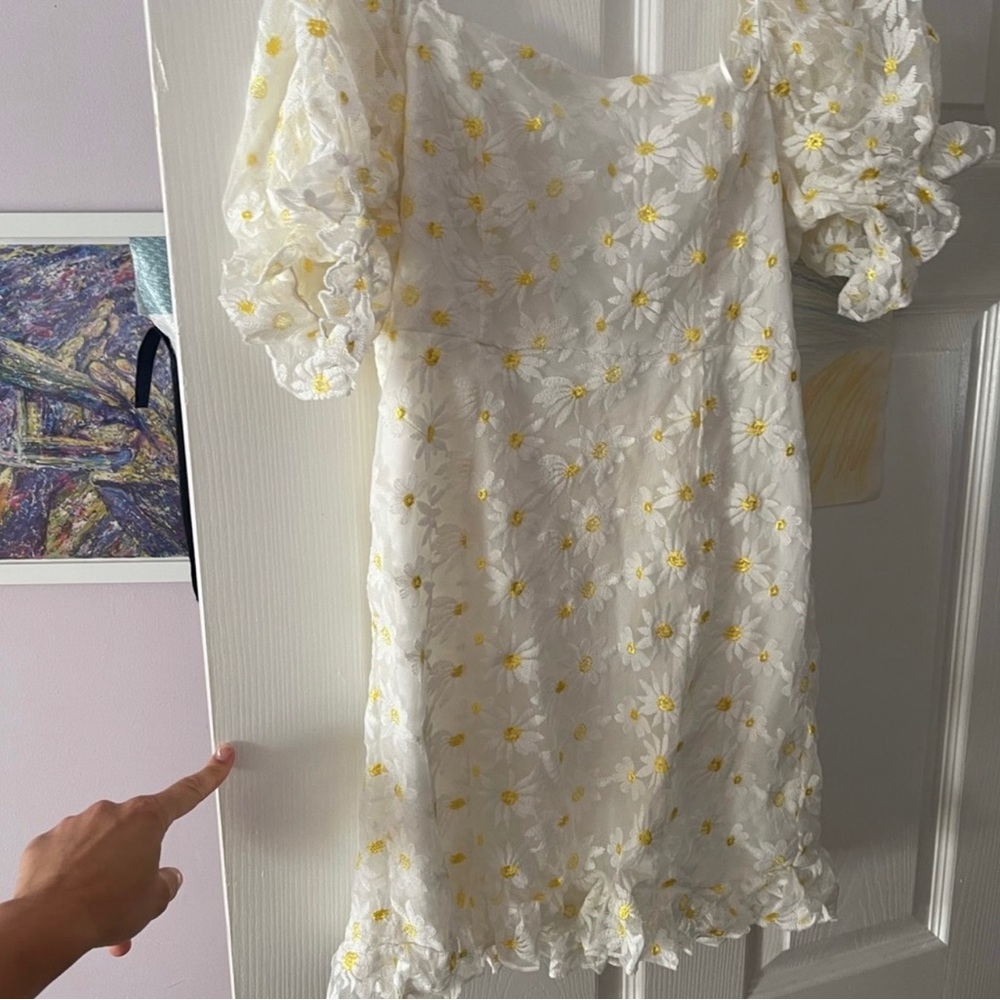 Super cute sunflower white puff sleeve mini dress